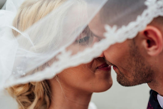 What engagement rings are trending in 2025?